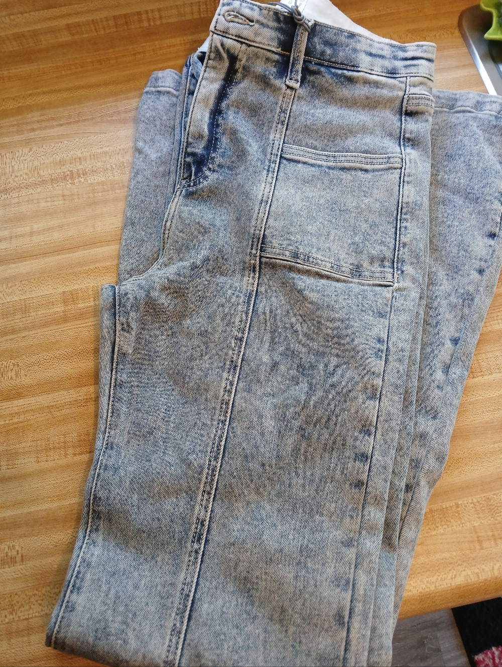 Womens NWT Medium/Dark Washed Denim Flare Jeans Size 13/31 - Picture 2 of 6
